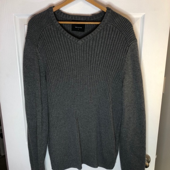 Calvin Klein sweater - Picture 2 of 3